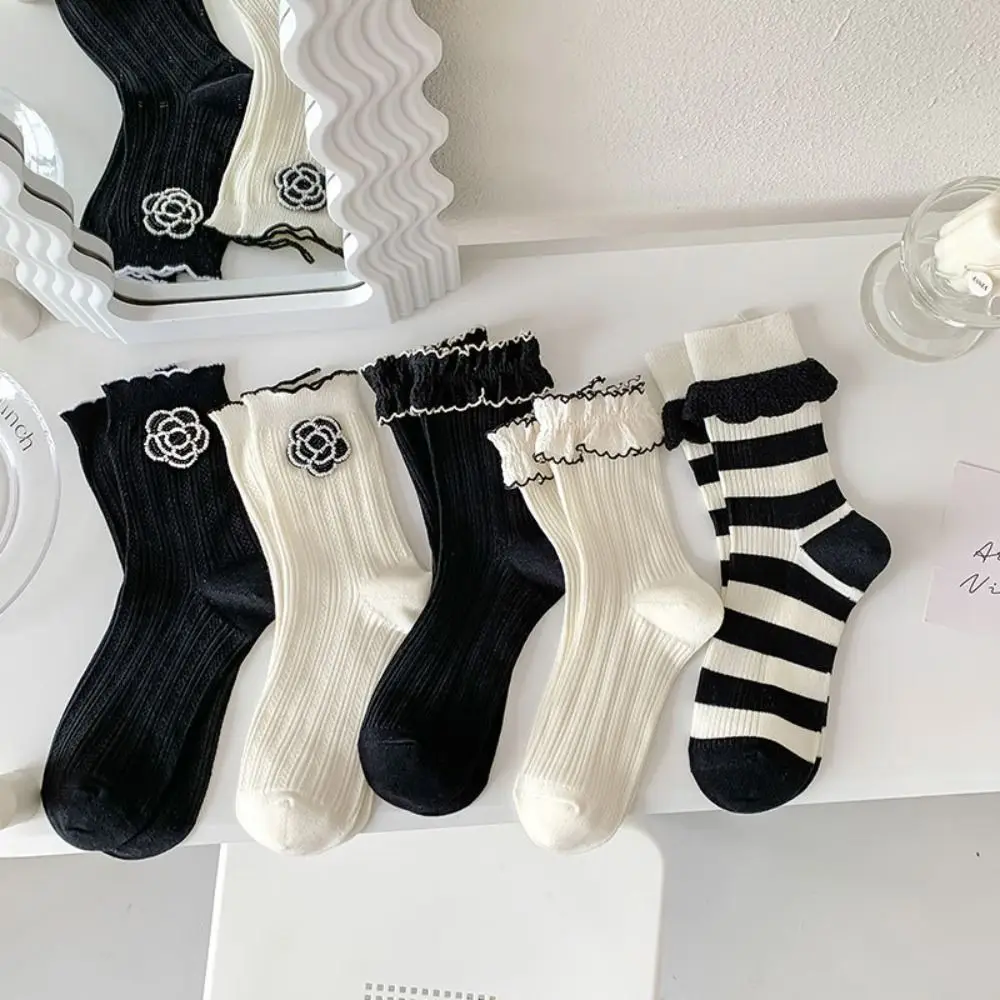 Chaussettes camélia à fleurs douces pour femmes, bonneterie en coton, tube moyen, style coréen, automne, chaud, froufrous, chimmignon