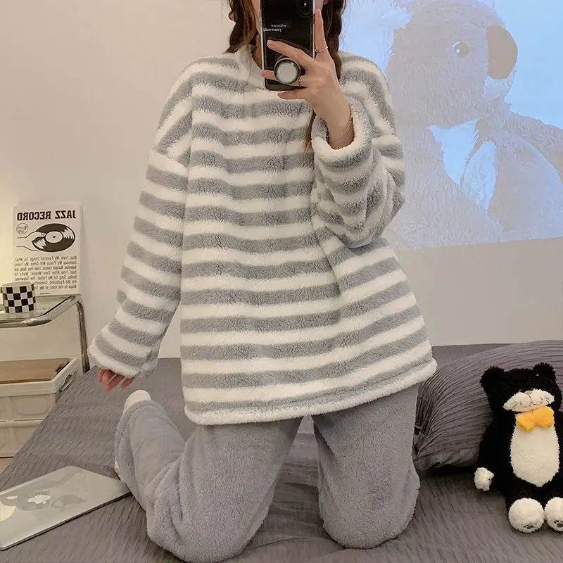 Striped Sleepwear Women Fleece Pajama Sets Winter Warm Piiama O-neck Pants Sets for Women 2 Pieces Night Wears Casual Home Suit