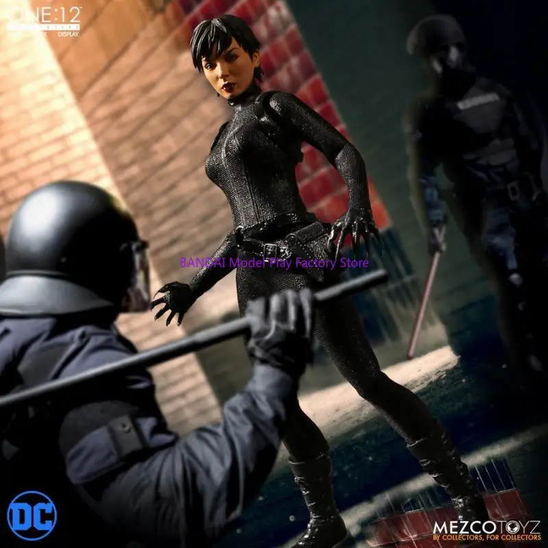En Stock Ahora, Figura de Acción Original Mezco ONE:12 Catwoman, Colección de Anime, Modelo de PVC, Juguetes de Regalo