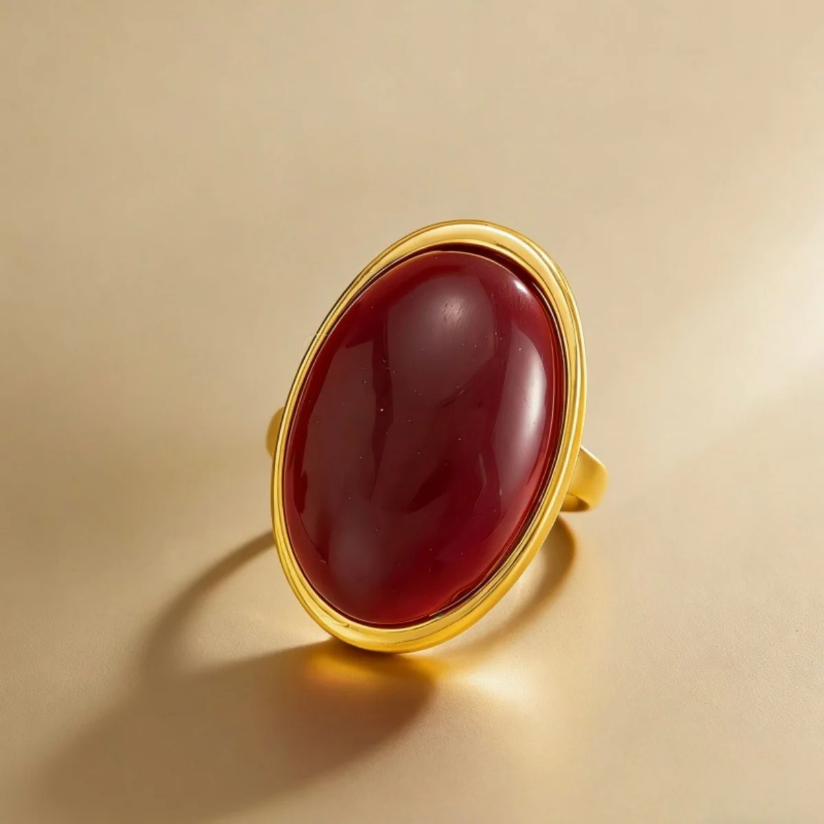 Französischer Retro-Ring mit übertriebenem ovalen roten Edelstein, verstellbar, schlicht, goldfarben, Schmuck, Modeaccessoire, Geschenk – Detail 5