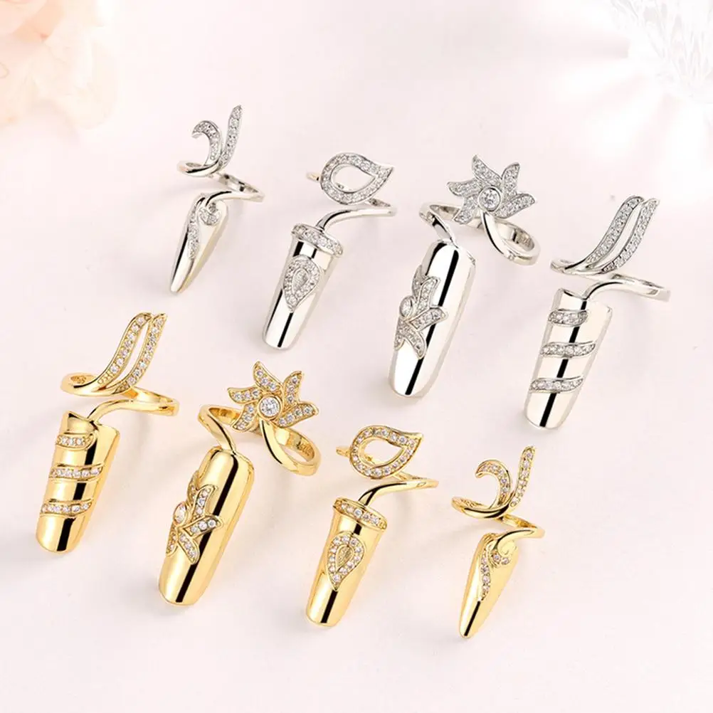 4 anelli decorativi per unghie con strass, punte eleganti per artigli, cornice in lega, regalo leggero e sano per gioielli per unghie