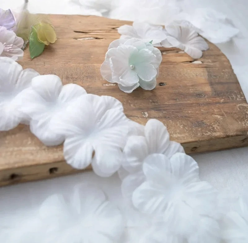 50PCS/Pack.5.2CM Organza Satin Large Petals.Wedding Dress Veil Accessories.DIY 3D Flower Handmade Decorative Cloth Art Petal