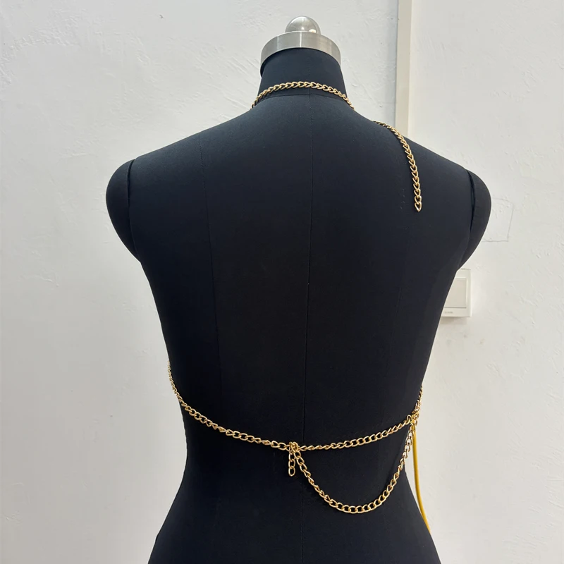 Damen Mehrlagiges Metallketten-Neckholder-Top – Rückenfreies, verstellbares Body Chain Crop Top für Rave, Festival, Party, Nachtclub, Streetwear 2026 – Detail 9