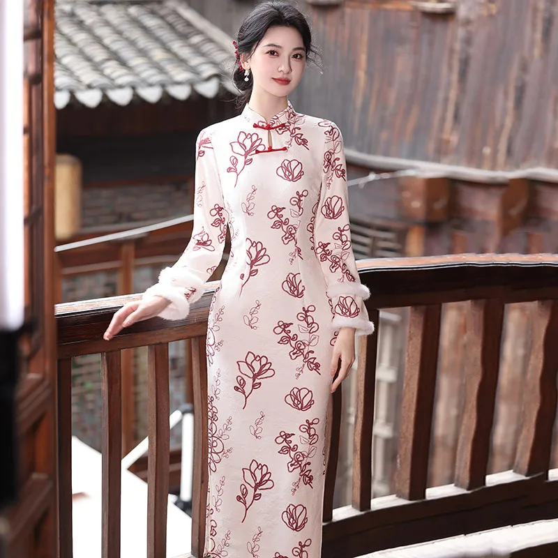 

Pink Chinese Style Suzhou Long Sleeved Modified Cheongsam Winter Thick Women's New Chinese Style 2025 New Retro Autumn Qipao