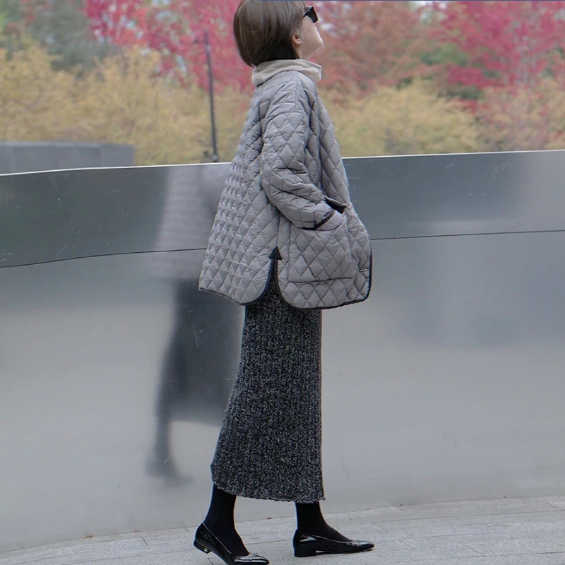 

Soft Cotton Quilted Diamond Pattern Women's Vest Color V-Ne Long Sve Single Button Closure Non-Bla Non-White