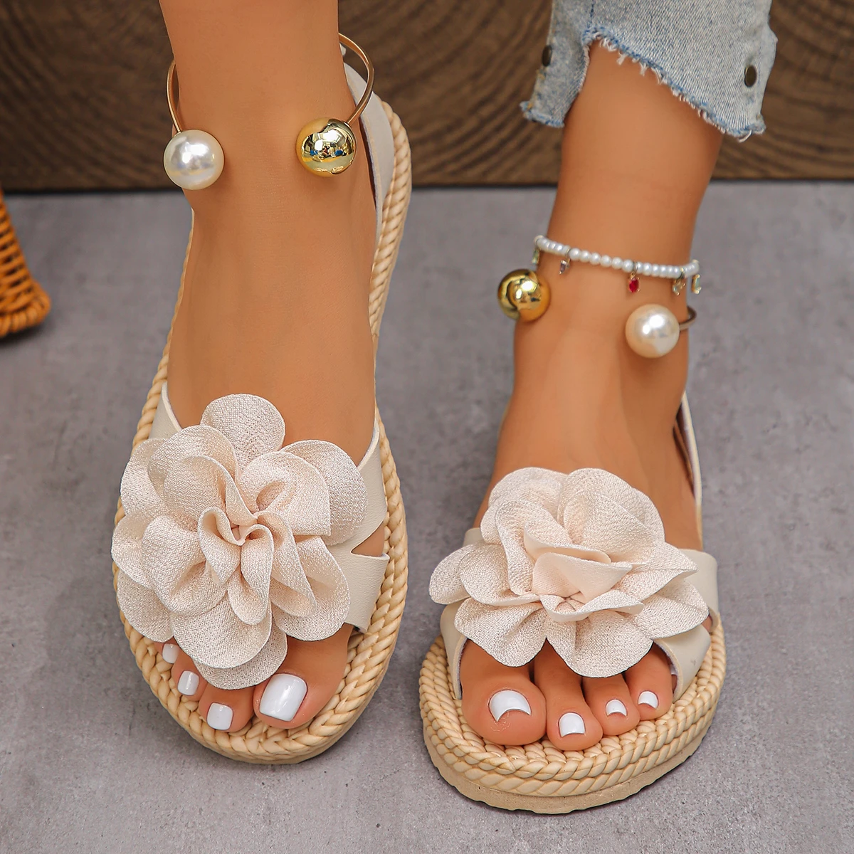2026 New Women Sandals Comfortable Casual Slip-On Shoes Floral Pearl Embellished Flat Sandals Women Hollow Out Round Head Shoes