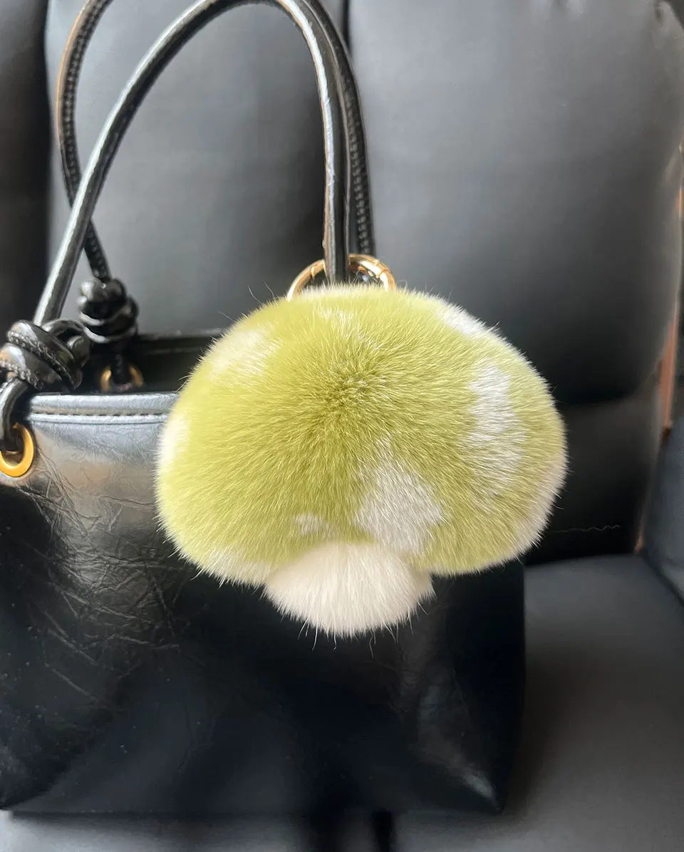 Niedlicher Echter Rex-Kaninchenfell-Pilz-Schlüsselanhänger, Flauschiger Pompon-Autoschlüsselring, Taschenanhänger, Charm im Ins-Stil, Modisches Geschenk für Frauen und Mädchen – Detail 9