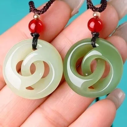 Exquisite jewelry Hetian green and white jade the pendant that changes the world the peace buckle pendant the first choice