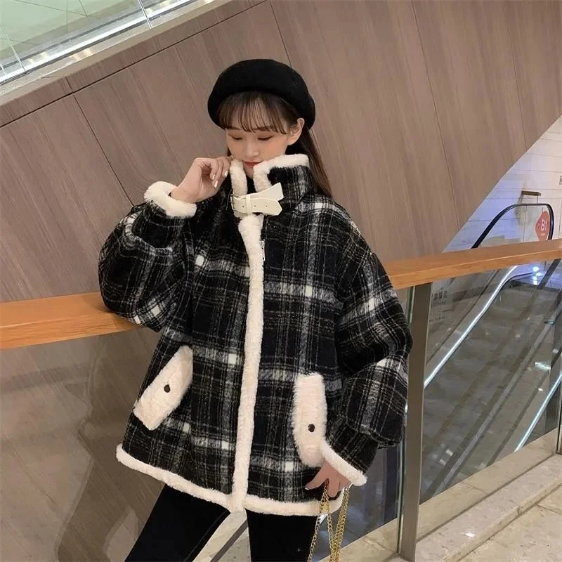 2023 Winter New Festive Small Plaid Jacket With Plush and Thick Patchwork Versatile Long Sleeved Loose Fitting Women's Coat For