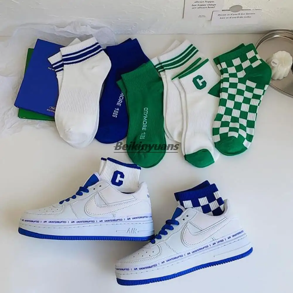 

New spring and summer online celebrity checkerboard letter big C Klein blue tube combed cotton socks boat socks