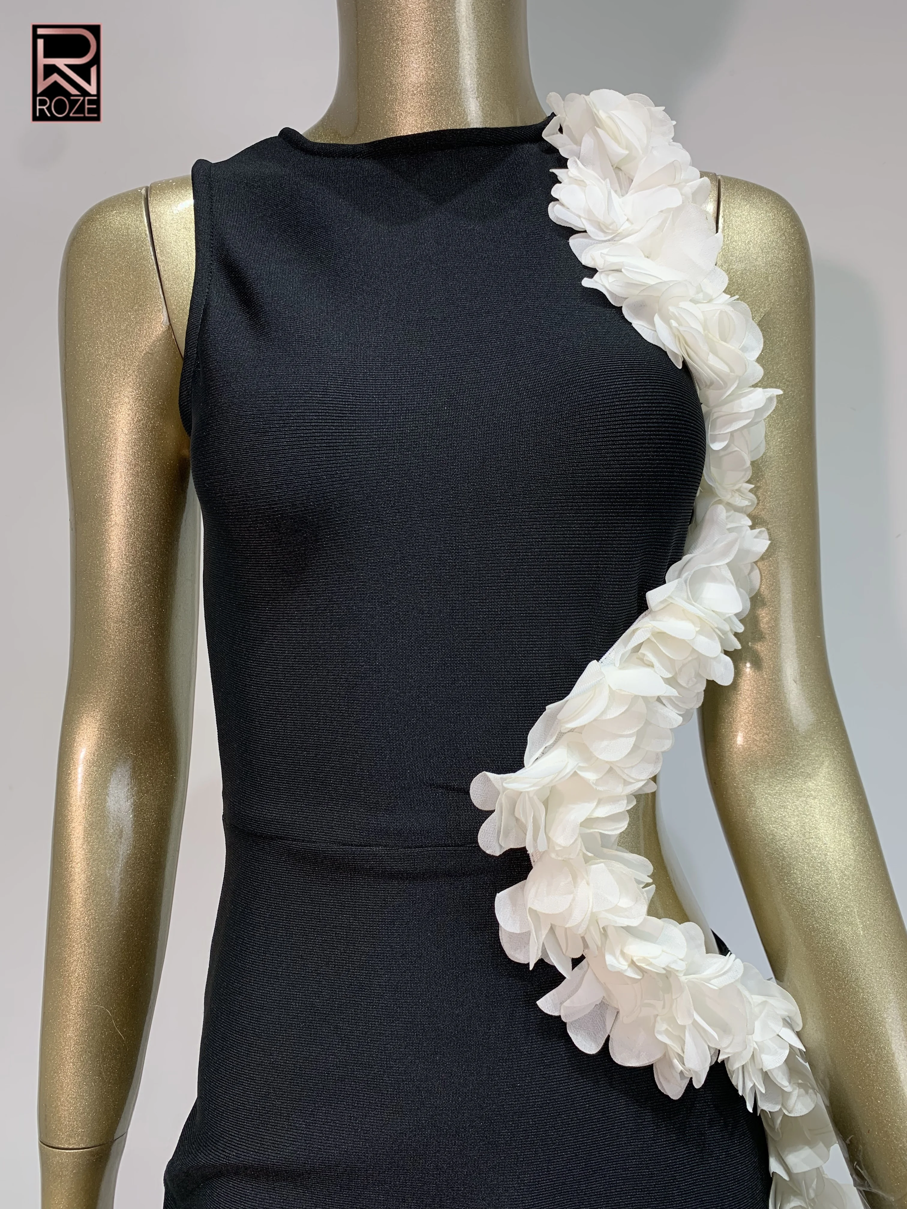 فستان نسائي فاخر بأشرطة باللون الأسود مزين باللون الأبيض ماكسي طويل فساتين المشاهير والحفلات المسائية #6