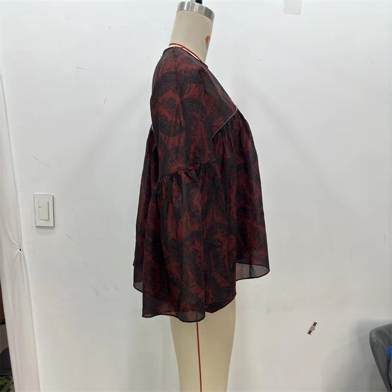 KEYANKETIAN 春/秋の新エスニックスタイルペイズリープリントシャツ女性のフレアスリーブルーズプルオーバーヴィンテージブラウス Mujer トップ