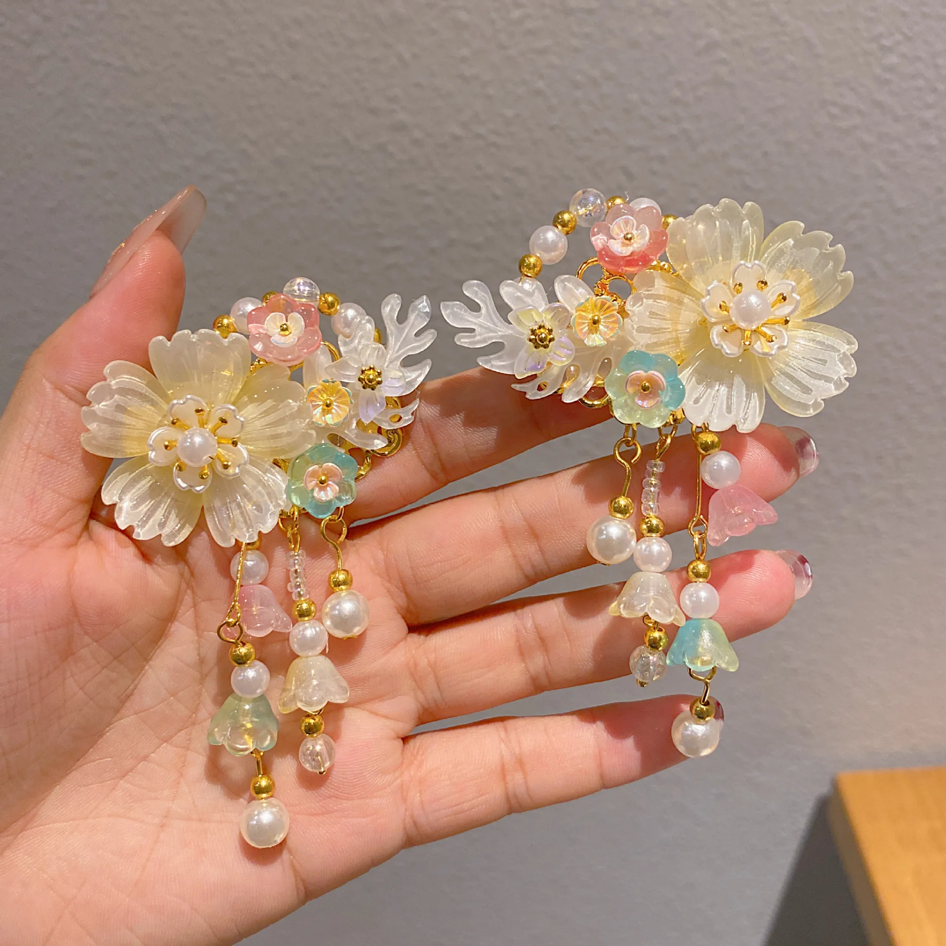 

Hanfu Accessories: Children's Headwear, Traditional-Style Tassel Hair Accessories for Little Girls, Flower Hair Clips