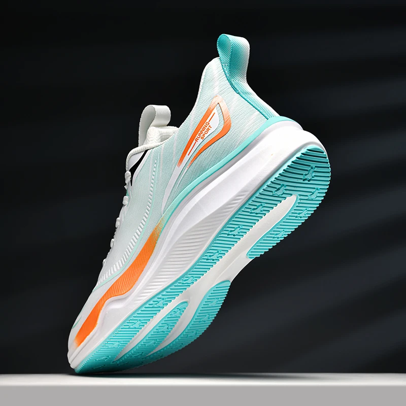 New Style Couples Running Shoes Breathable Jogging Sneakers Wear-Resisting Outdoor Sneakers Comfotable Low Top Jogging Shoes