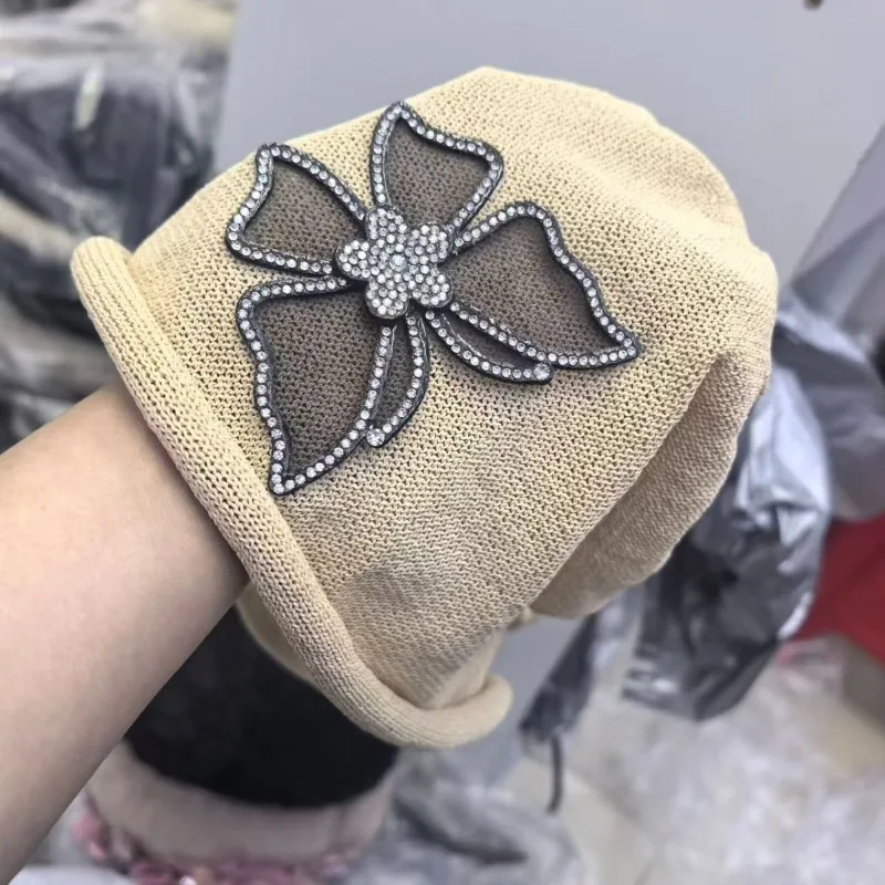 bone-feminino-de-luxo-com-laco-de-strass-em-seda-gelada-respiravel-e-elastico-para-verao-casual-para-viagens-ao-ar-livre-e-moda-diaria