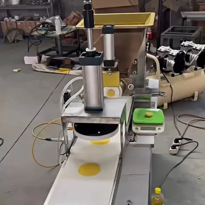 Commercial Pizza Flattening Machine/Dough Divider and Dough Pressing Big Capacity Chapati Press Machine