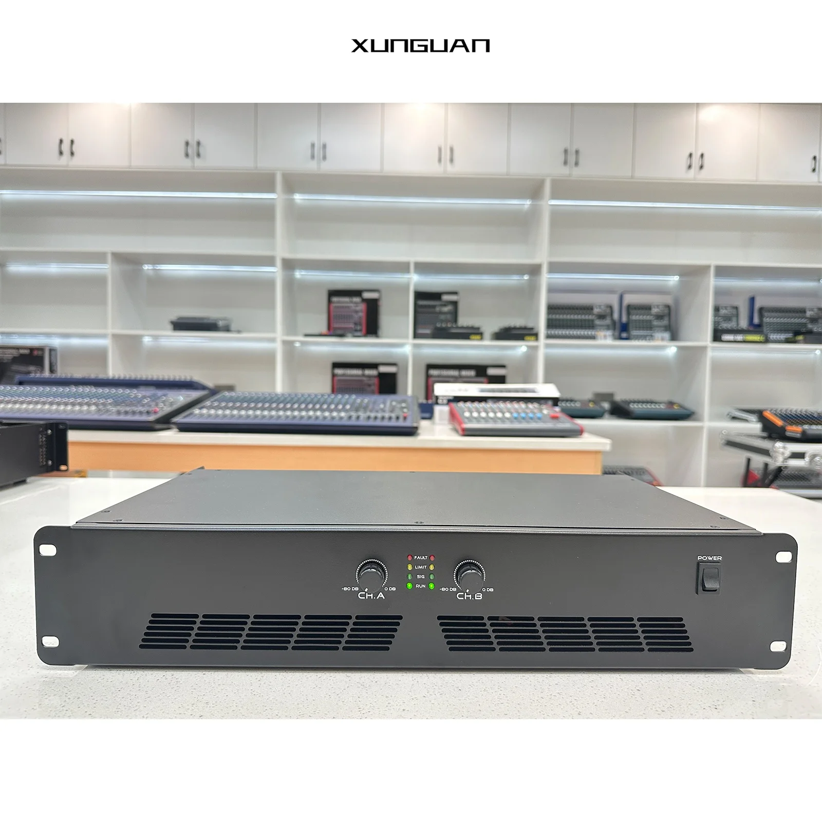 DC2800/DC21300 Высокомощный профессиональный двухканальный цифровой усилитель мощности 800 Вт/1300 Вт 2U для развлекательных выступлений DC2800/DC21300 Высокомощный профессиональный двухканальный цифровой усилитель мощности 800 Вт/1300 Вт 2U для развлекательных выступлений