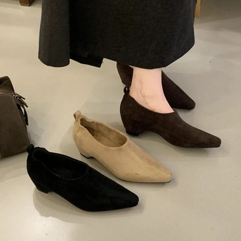 أشار تو كعب النساء أحذية خفيفة بدون كعب أنيقة الجلد المدبوغ أحذية مكتنزة امرأة 2025 الخريف فستان الضحلة مضخات موضة Mujer Zapatos