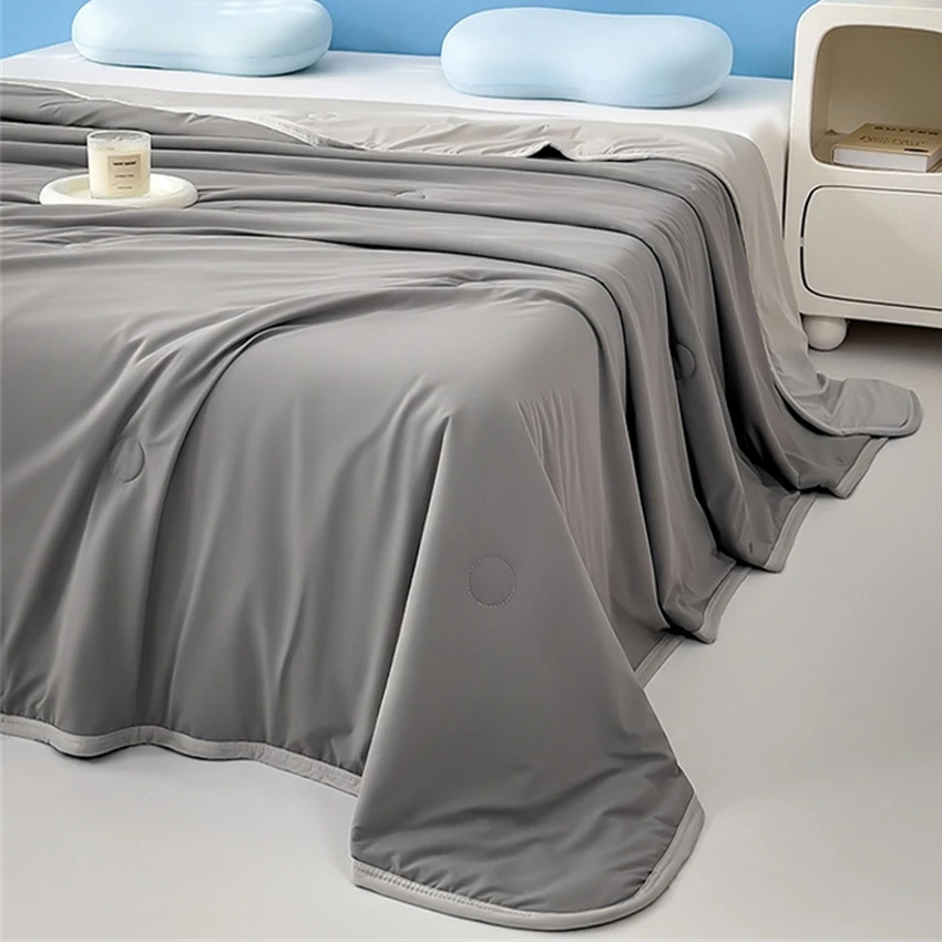 

Cooling Summer Quilt for Bed Silky Air Condition Comforter Breathable Lightweight Cooled Cooling Blanket with Double Side Cold