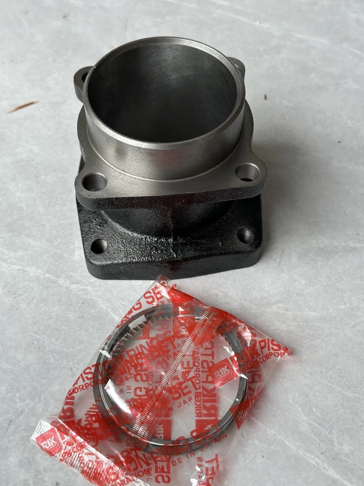 

FOR ISUZU 6BD1 ENGINE AIR COMPRESSOR CYLINDER LINER+PISTON RING 70MM