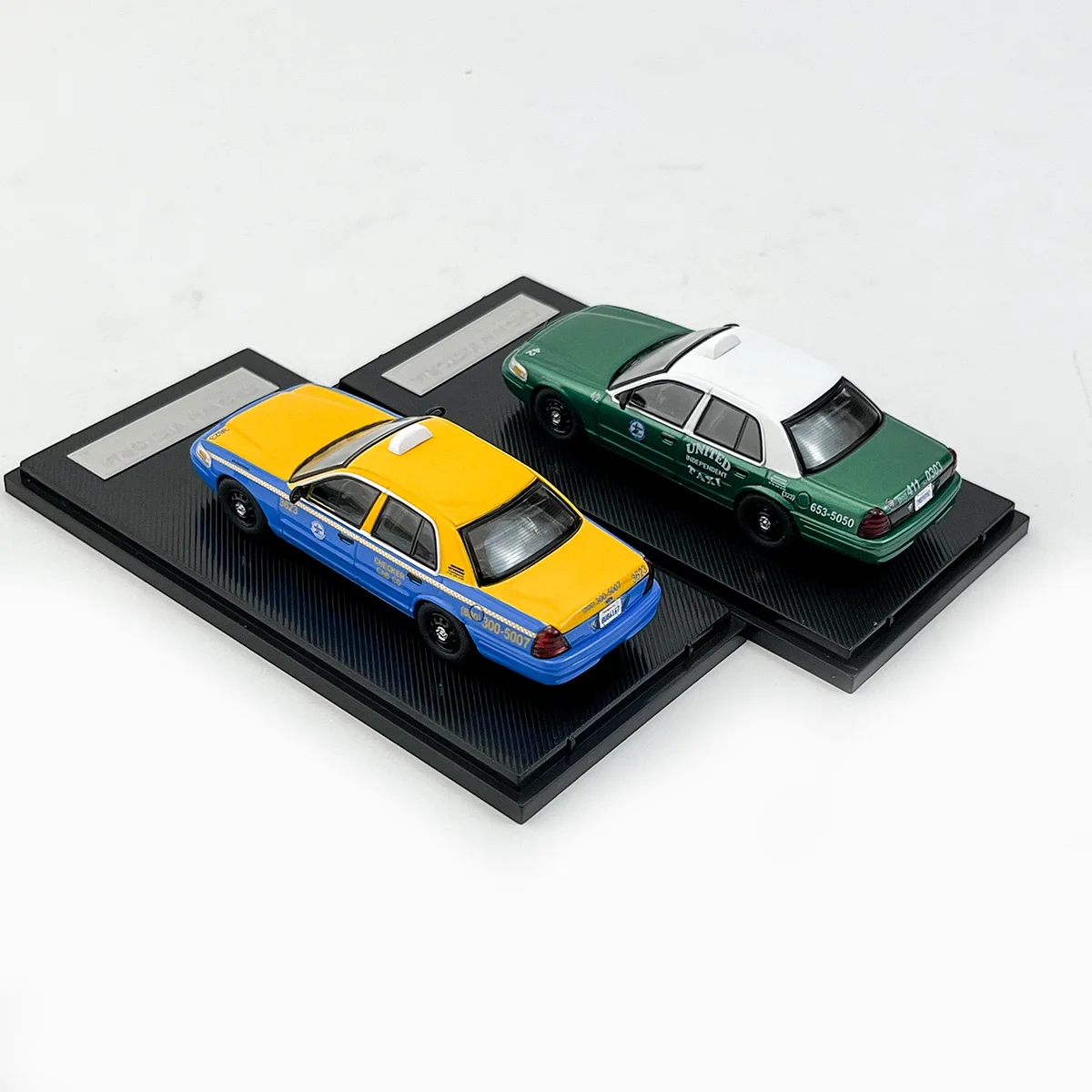 Rollin Diecast 1/64 Scale Toyota Crown Victoria New York Taxi Model Alloy Toyota Crown Toy Car Model Collection Display