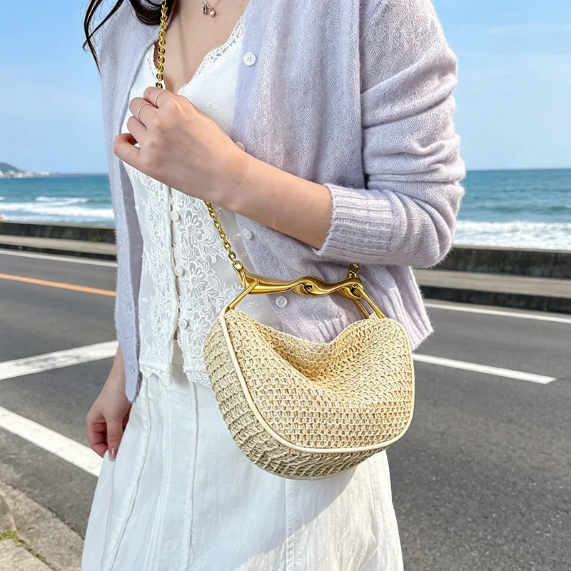 Summer niche woven bag women's 2026 new fashion versatile chain messenger bag metal portable woven bag