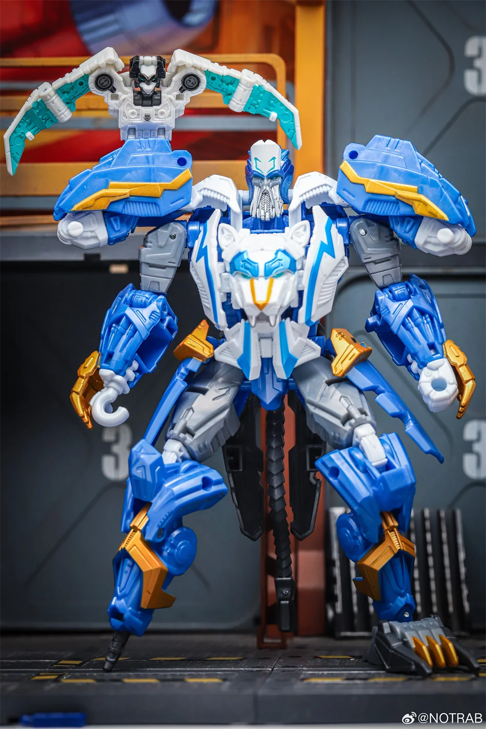 [w magazynie] hasbro Transformers Legacy United Star Raiders Thundertron, Nightstrike, zabawkowy model Anime Prezent Figurki akcji Zbieraj