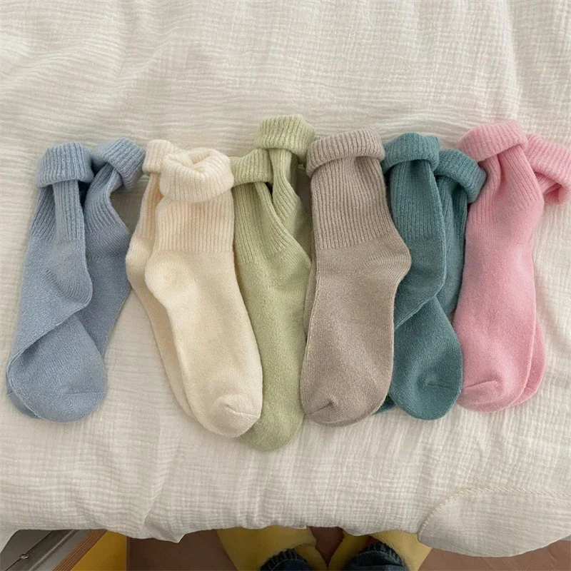 Women Socks Autumn New Trendy Colorful Simple Casual Solid Color Warm Thick Winter Socks Home Plain Female Crew Wool Socks Comfy