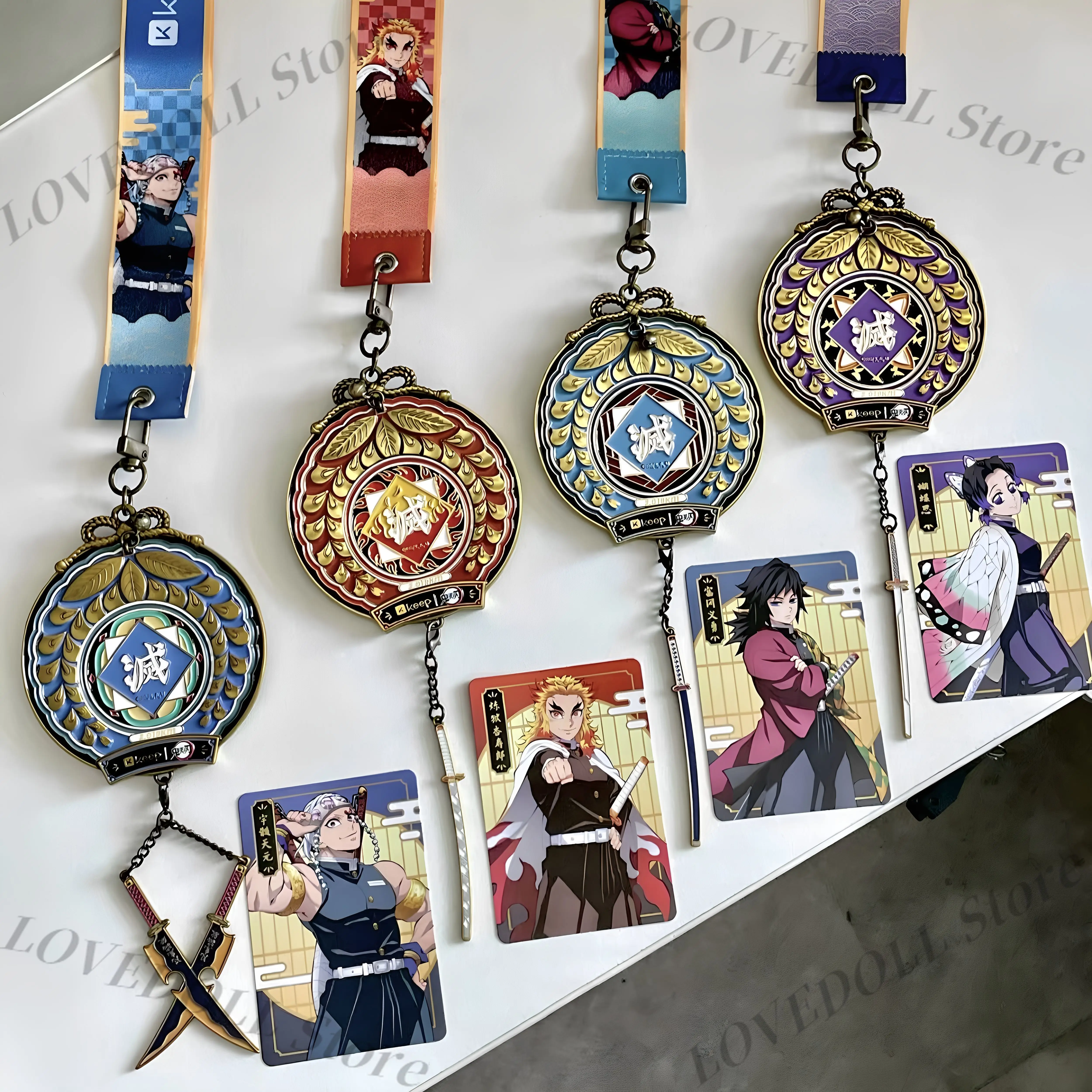 

Official Rengoku Kyoujurou Tomioka Giyuu Kochou Shinobu Cosplay Gift Box Games Medal