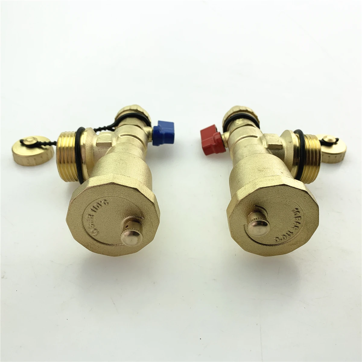 ชั้นความร้อน Manifold End 1นิ้วด้านนอกลวดสามหางชิ้นอัตโนมัติท่อไอเสีย Manifold วาล์วสีแดงและชุดสีฟ้า