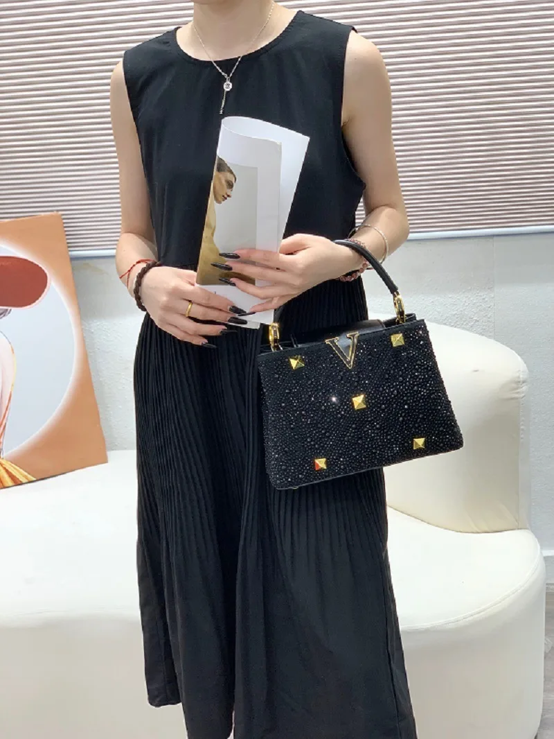 

‌Fall 2025 Crystal Studded Bag - Glam Chain Crossbody Purse for Women, Sparkling Shoulder & Hand Carry Clutch