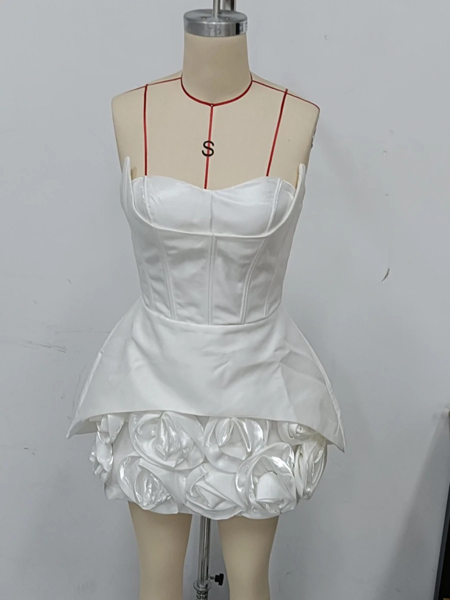 TWOTWINSTYLE スリムフィット スプライス 3Dフラワー ファッション ミニドレス レディース ストラップレス ノースリーブ ハイウエスト エレガントドレス 女性用 新作