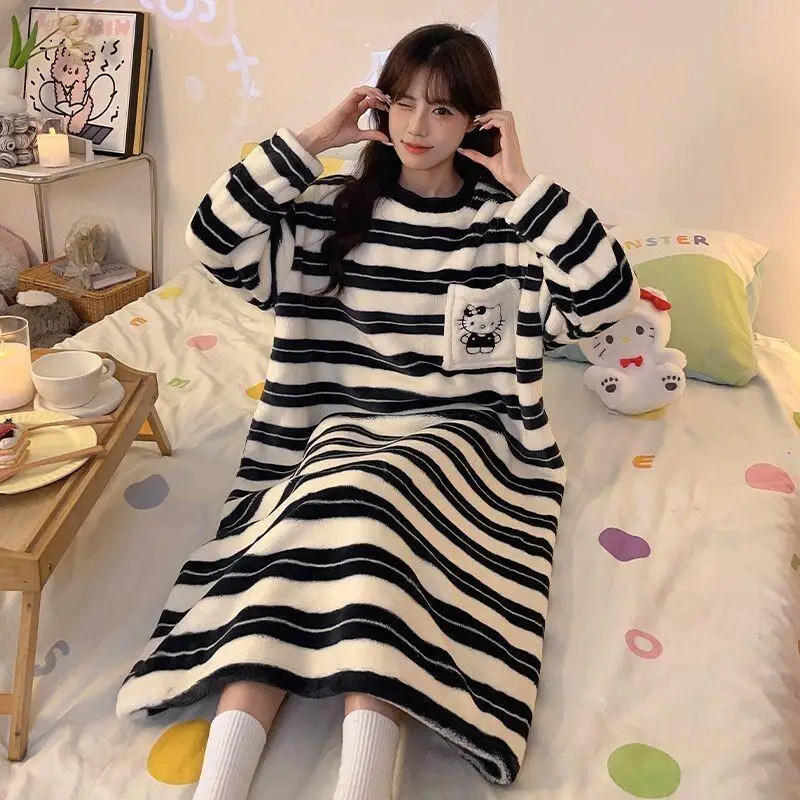 

Ночная рубашка Sanrio Hello Kitty для женщин, фланелевая, из кораллового флиса, студенческая домашняя одежда, зимняя, толстая, плюшевая, милая, средней длины, можно носить на улице
