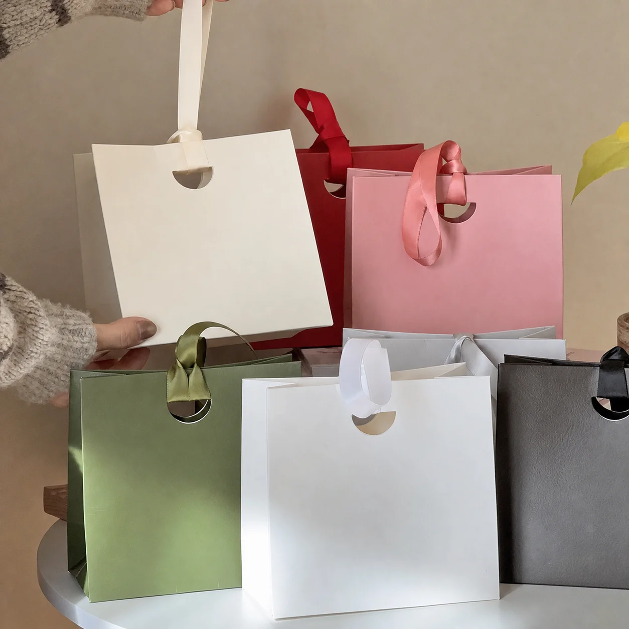 Paper Shopping Bag Thick Party - огляд і ціна Wedding Favor Box