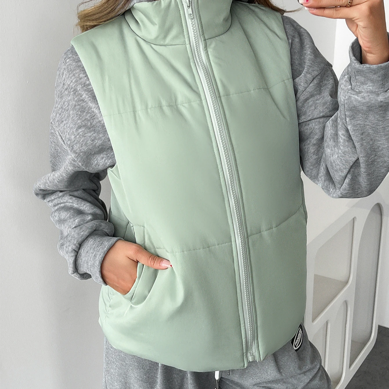 

Women Winter Sleeveless Vest Jacket Casual Elegant Versatile Velvet Warm Cotton Clothes Coats Zipper Pocket Stand Ccollar Female