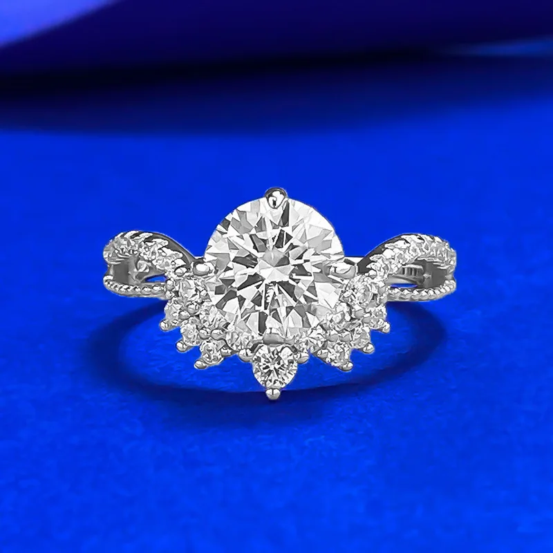 

925 Silver Live New Crown V-shaped Ring 7.5mm Round Luxury Surrounding Ring for Women