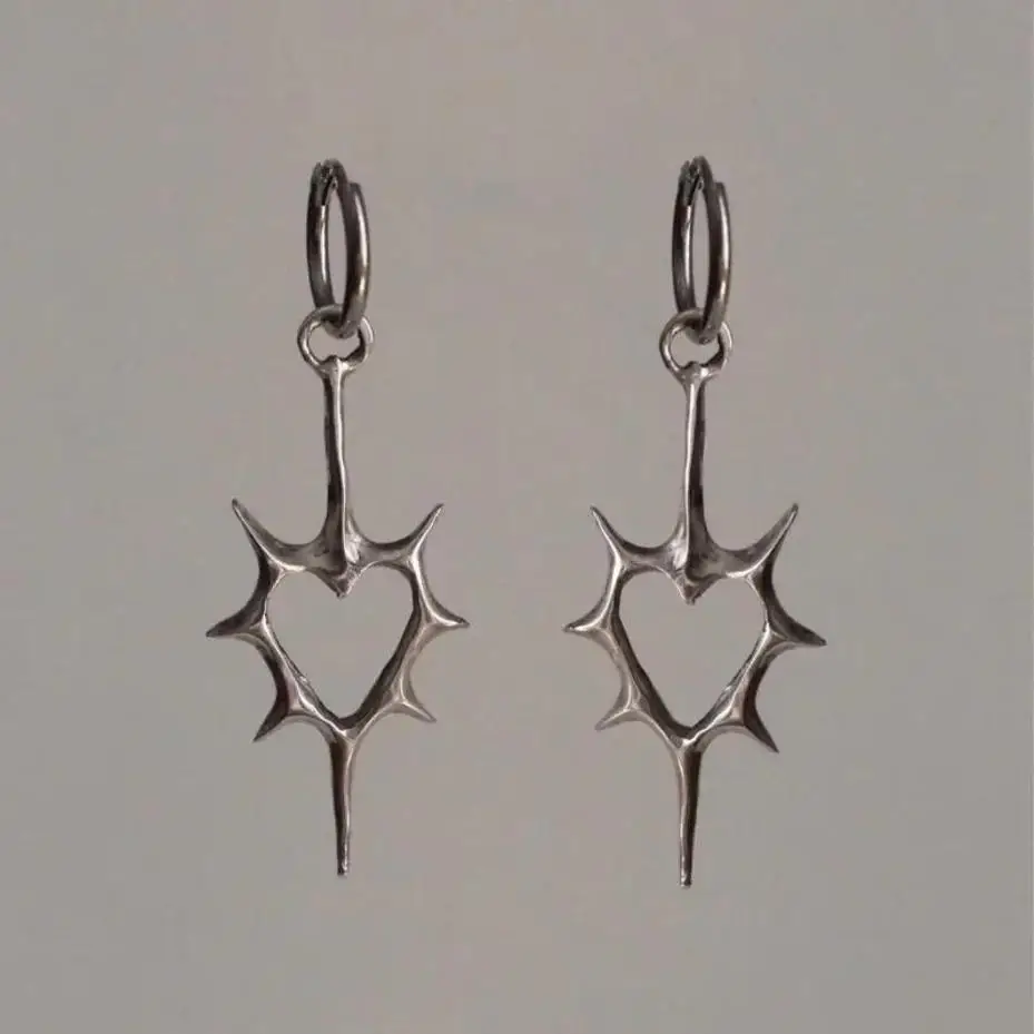 Personalized Hollow Out Thorn Peach Heart Earrings Niche Design Gothic Retro Cross Water Droplet Earrings Fashion Creative Gifts