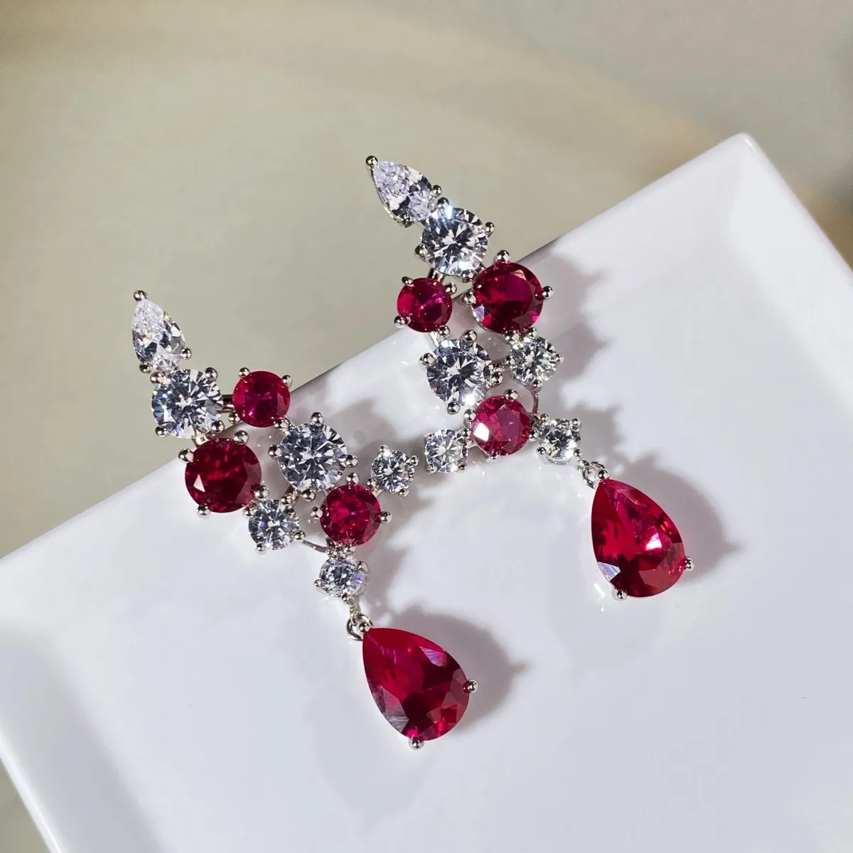 

Серьги из стерлингового серебра S925 с красным корундом в форме капли, роскошные женские украшения для банкетов и торжественных ужинов