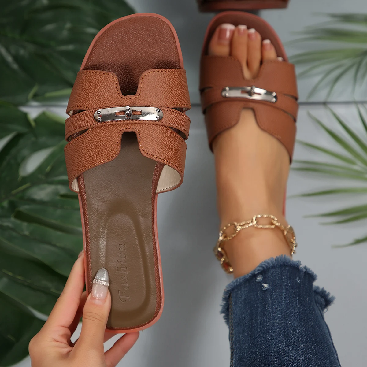 

Women Sandals New Summer Solid Flat Shoes Soft Pu Leather Fashion Slippers Women Casual Lightweight Beach Shoes Slides Women
