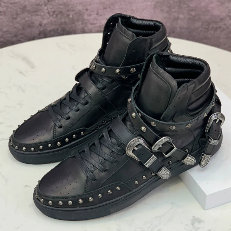 

Мужские черные высокие кроссовки в стиле панк с заклепками и пряжками на ремешке, 2026, повседневная обувь на платформе с завязками спереди, модные уличные ботильоны