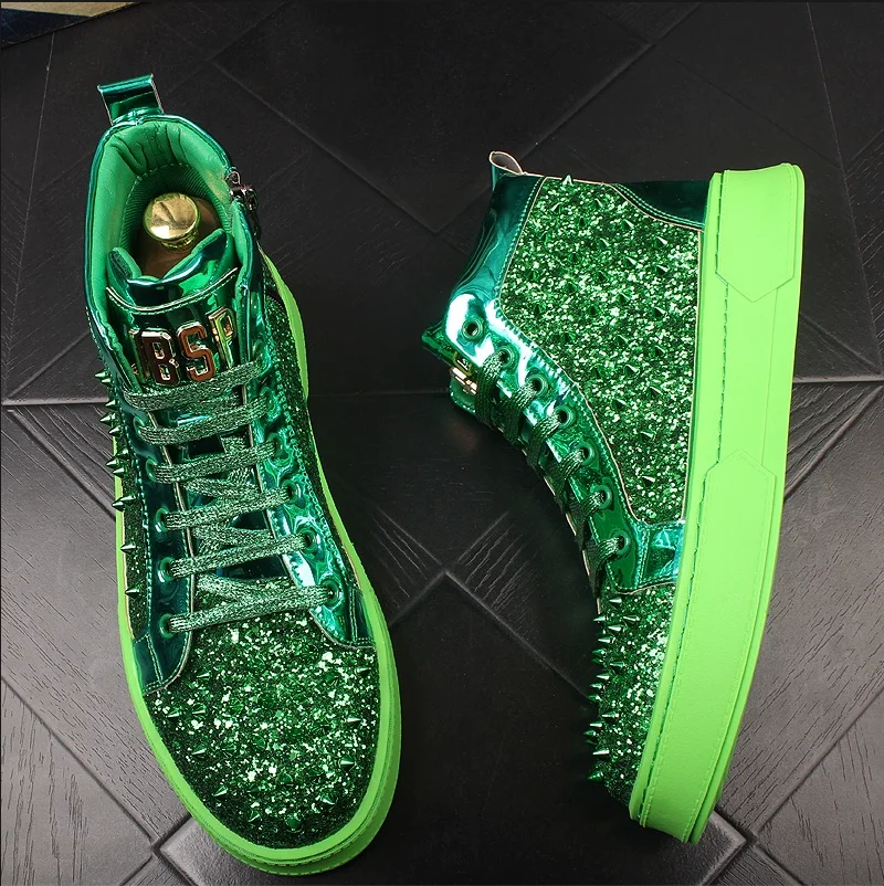 

Мужские высокие кроссовки с шипами и заклепками, на шнуровке