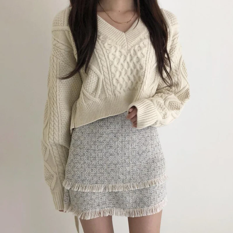 

Back Lace-up Design Sense V-neck Short Long sleeve Sweater South korea Autumn And Winter Chic Unique Knit Top