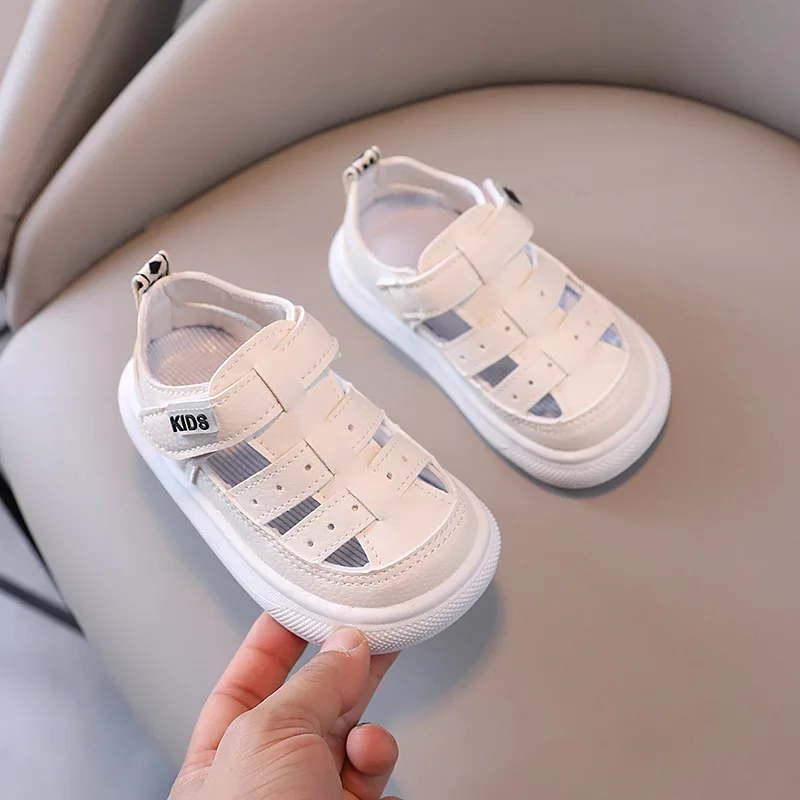 2025 Fashion New Children Sandals Lightweight and Versatile Boys Beach Shoe Non Slip Girls Leather Shoes Comfort Soft Soled Shoe