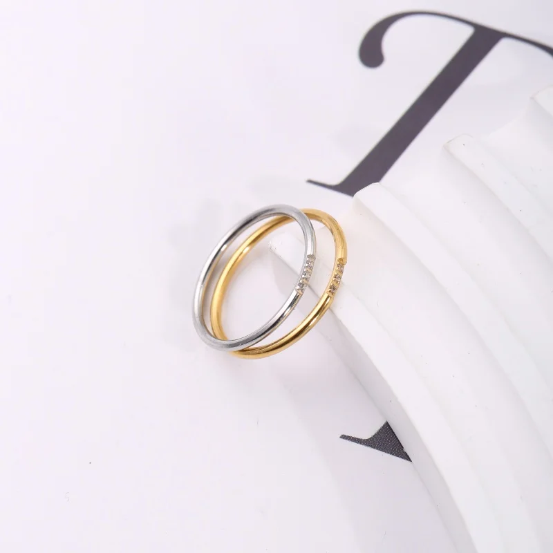 1 piece of stainless steel plated with 18K gold, fine design with 3 rows of rhinestones, simple and elegant circle ring, suitable for layering, a minimalist and versatile ring for women, suitable for both work and casual wear