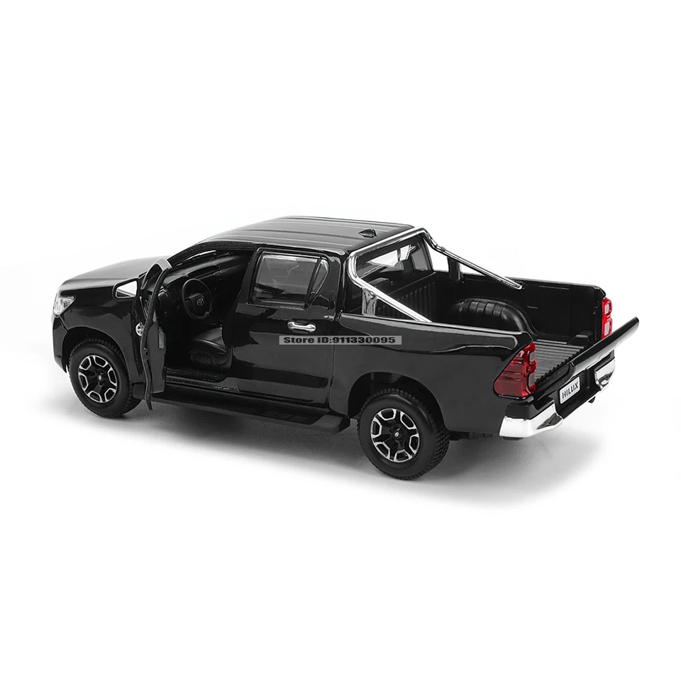 Maisto 1:27 New Toyota Hilux Highly-detailed die-cast precision