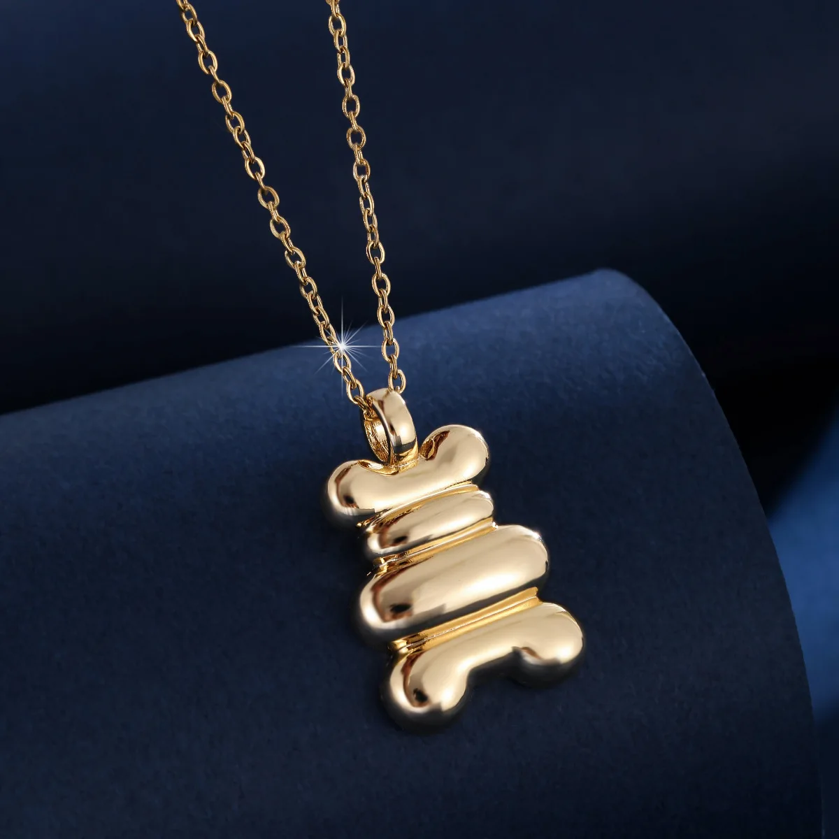 This fashionable and cute bear pendant necklace is versatile and can be stacked as a neck accessory