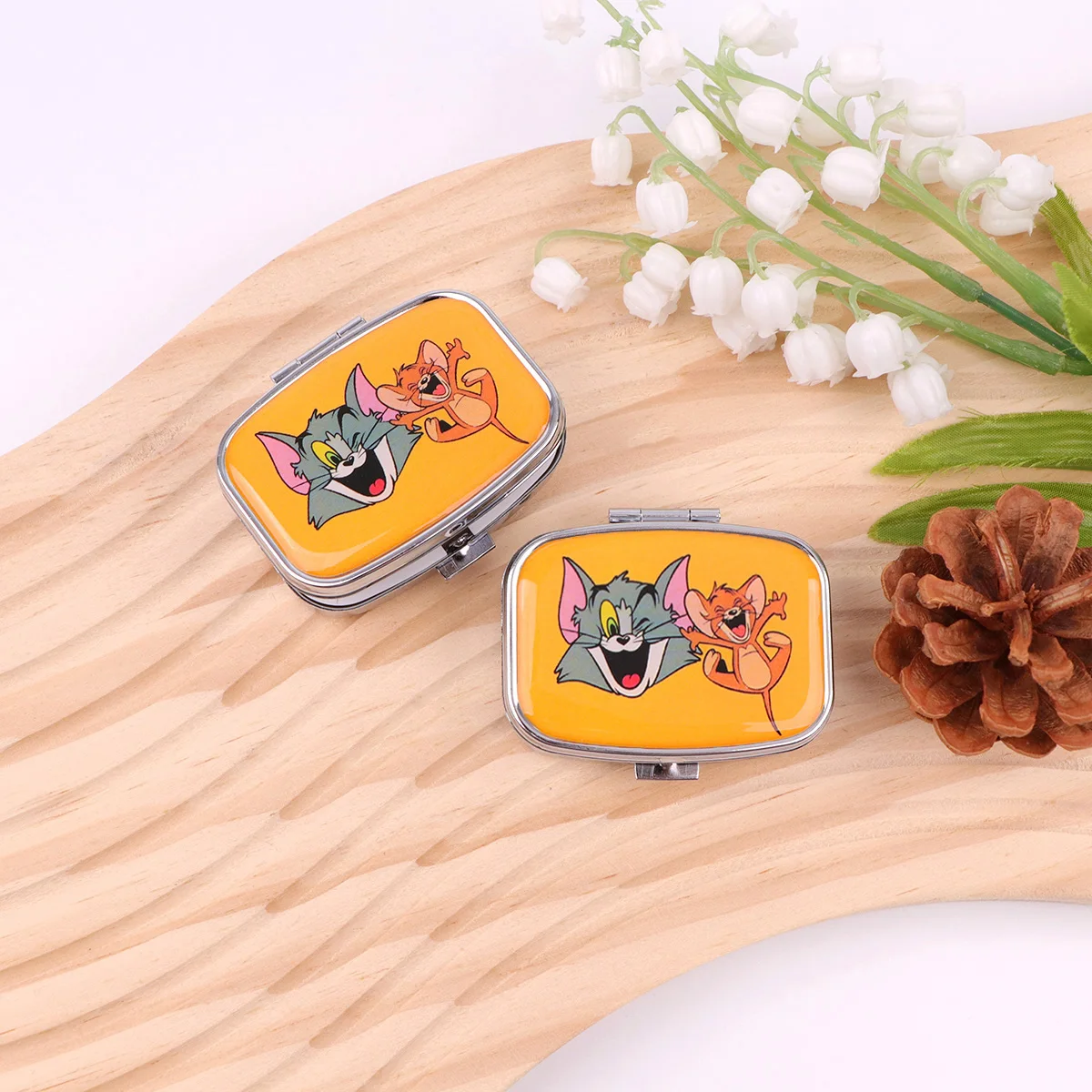 مضحك الكرتون الحيوان حبة صندوق مقسمة معدن مربع حبة صندوق السفر المحمولة الفاصل الطب حالة صغيرة حبة الحاويات صندوق