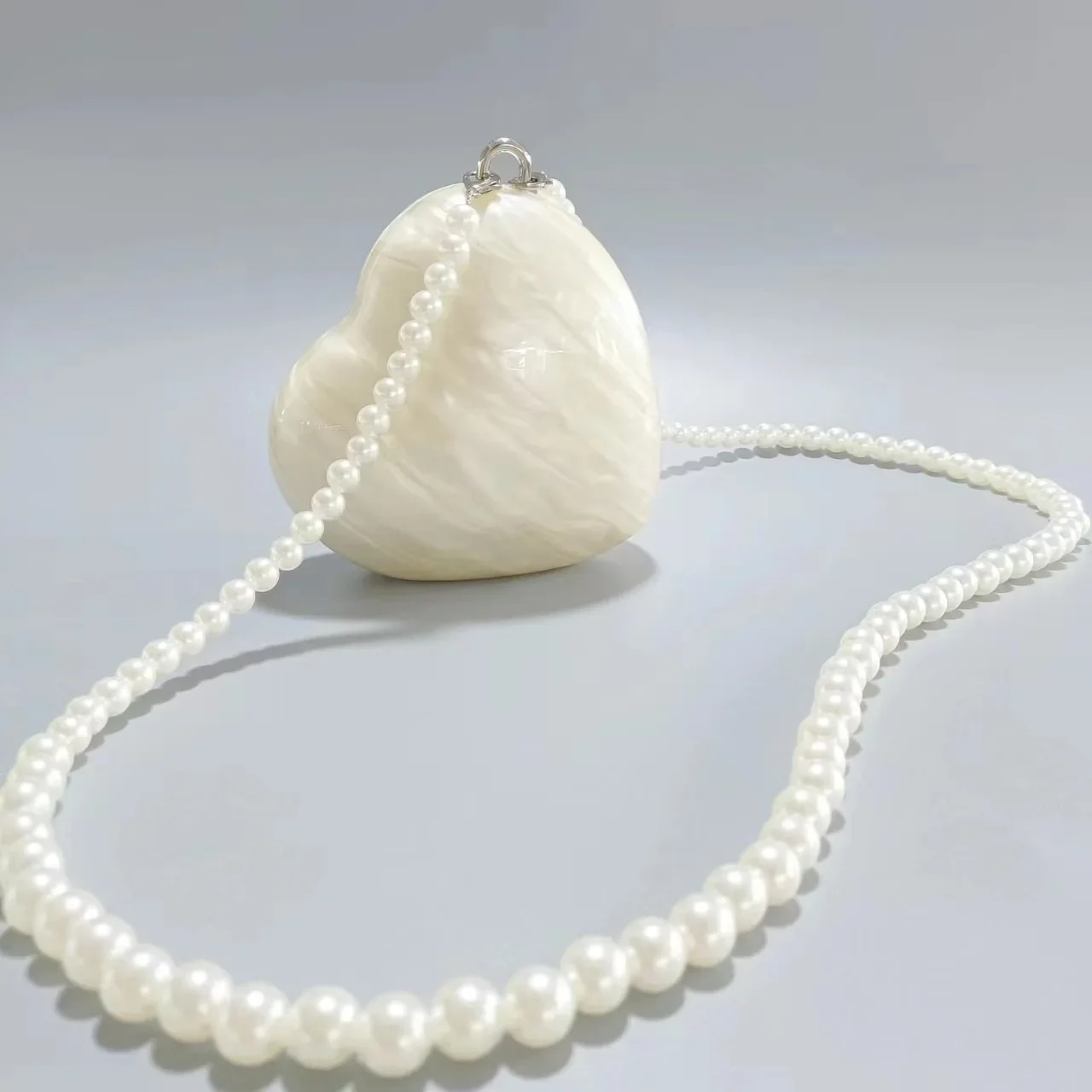 

Heart Shaped Evening Bag Female New Acrylic Pearl Fashion Trend Handbag High-Grade Wedding Party Lovely Mini Purse Clutch