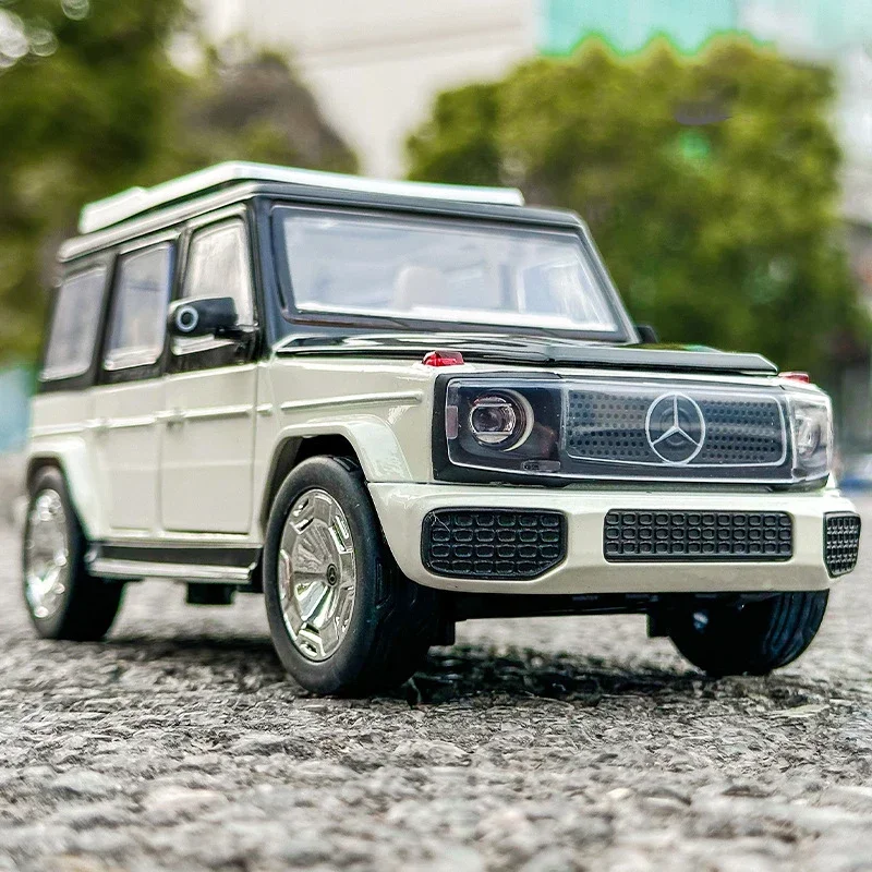 1:24 Mercedes-Benz EQG modello di auto in lega diecast veicoli giocattolo in metallo suono e luce tirare indietro auto alta simulazione per i regali dei bambini