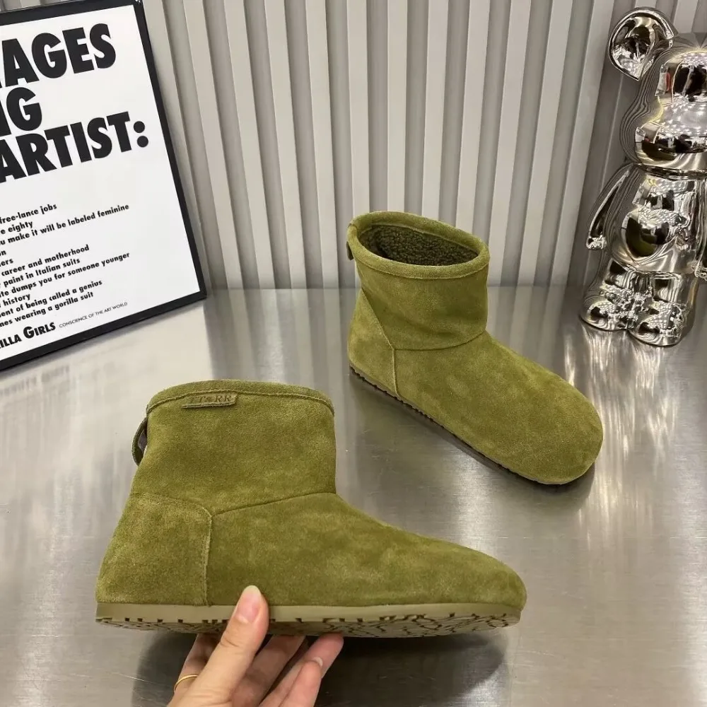 Womens Boots 2026 Winter New Sheepskin Fur Integrated Snow Boots Women Thick Warm Short Tube Versatile Fur Short Shoes Platform